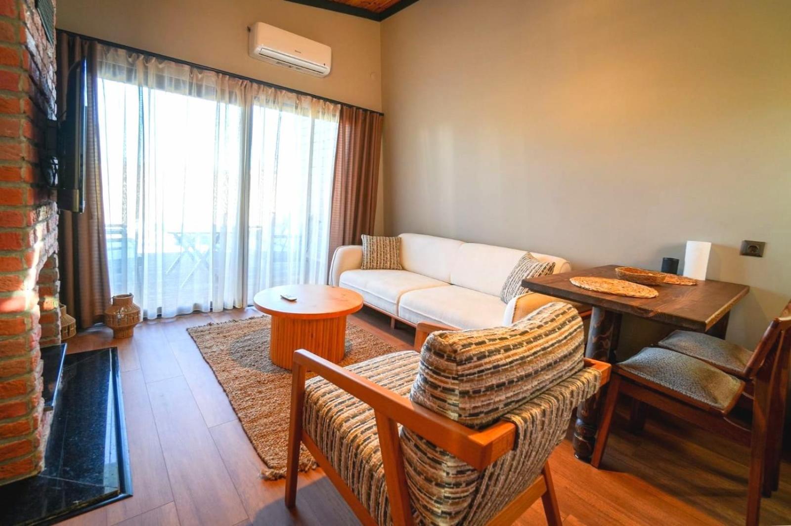 Vital Goel Sapanca Oezel Havuzlu Bungalov & Villa ภายนอก รูปภาพ