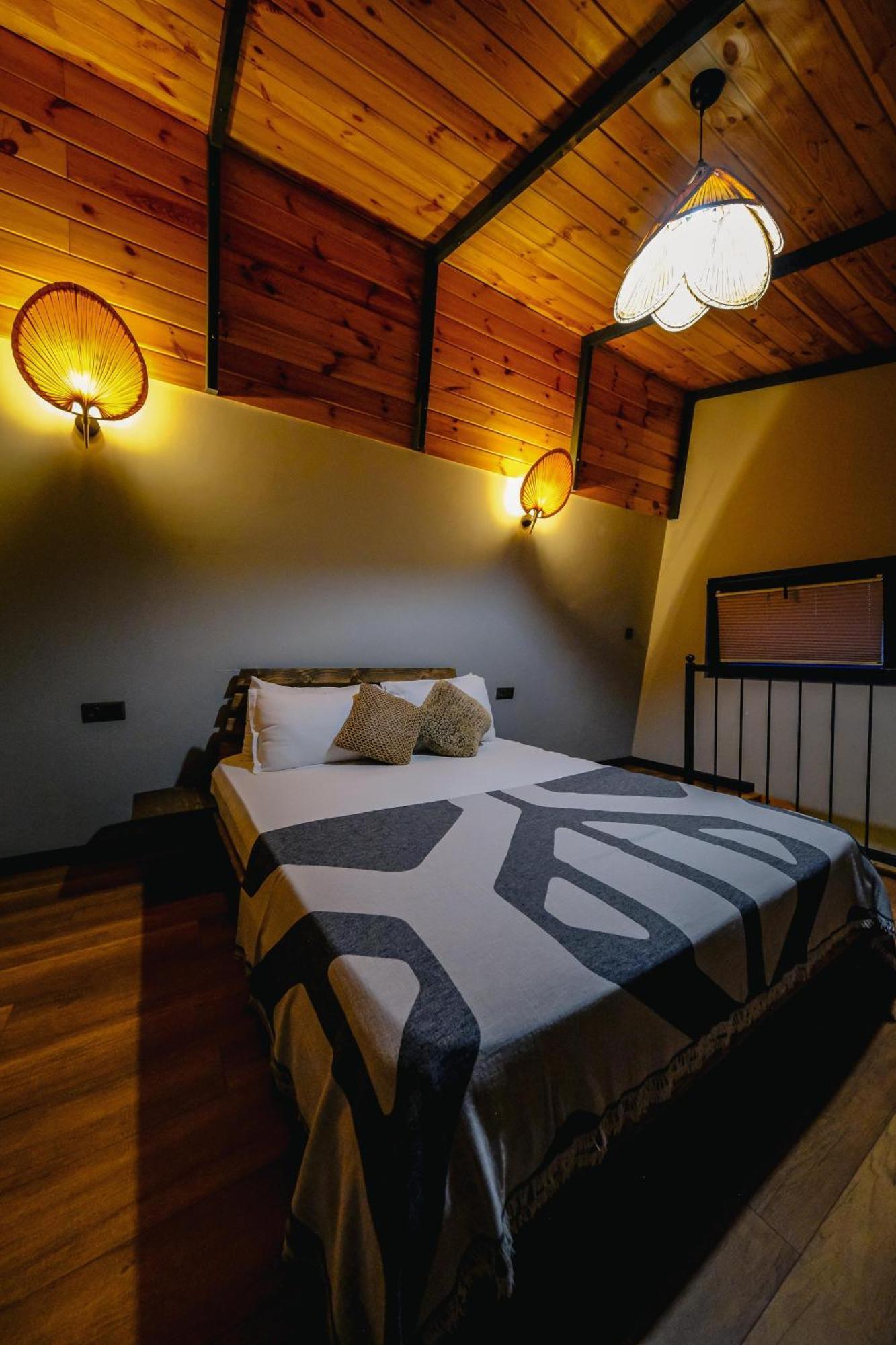 Vital Goel Sapanca Oezel Havuzlu Bungalov & Villa ภายนอก รูปภาพ