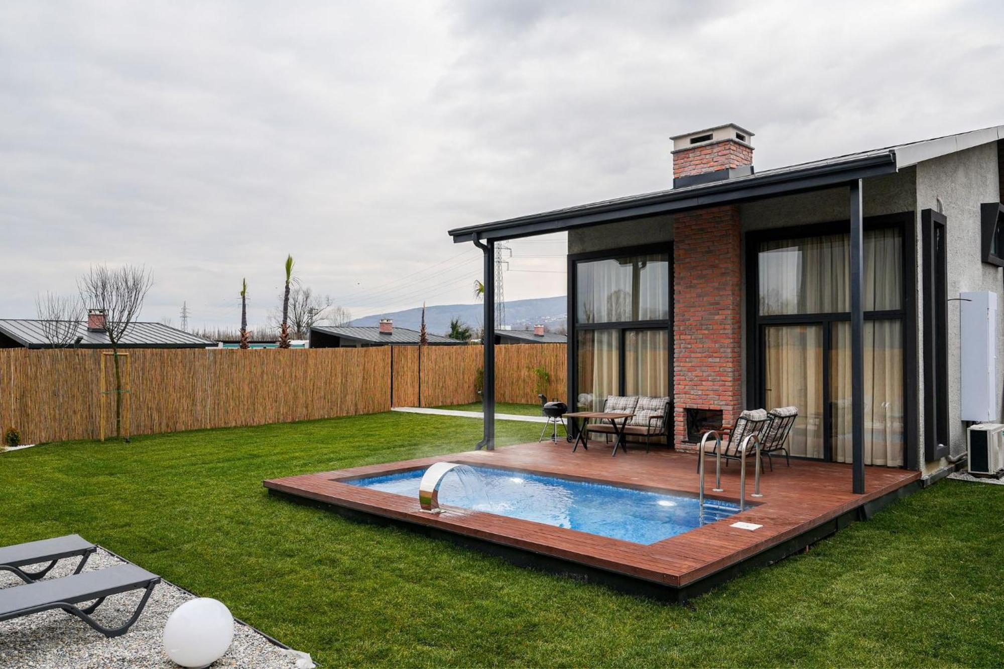 Vital Goel Sapanca Oezel Havuzlu Bungalov & Villa ภายนอก รูปภาพ